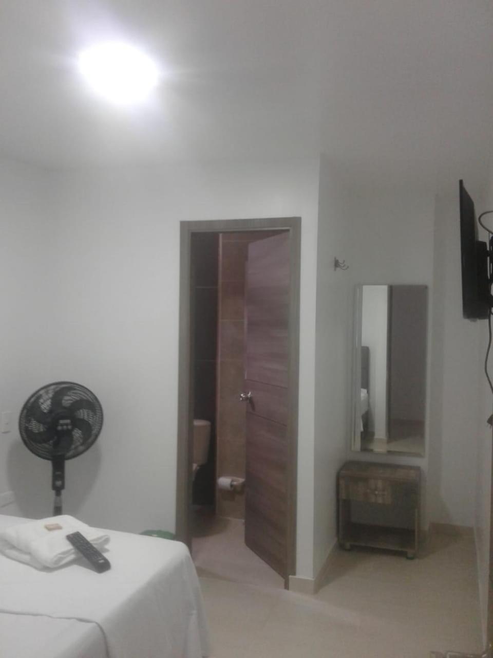 Hostal Piedra Del Sol Флоридабланка Экстерьер фото